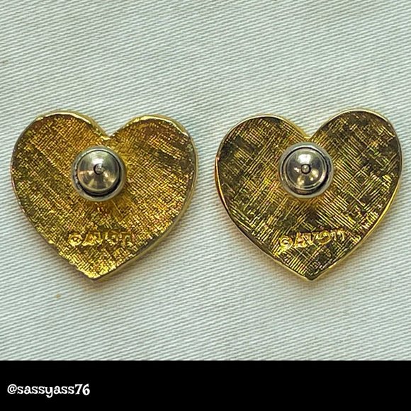 ▪️VTG▪️AVON▪️Gold-Tone Enamel 'Heart of America' Patriotic Flag Pierced Earrings - Picture 2 of 3
